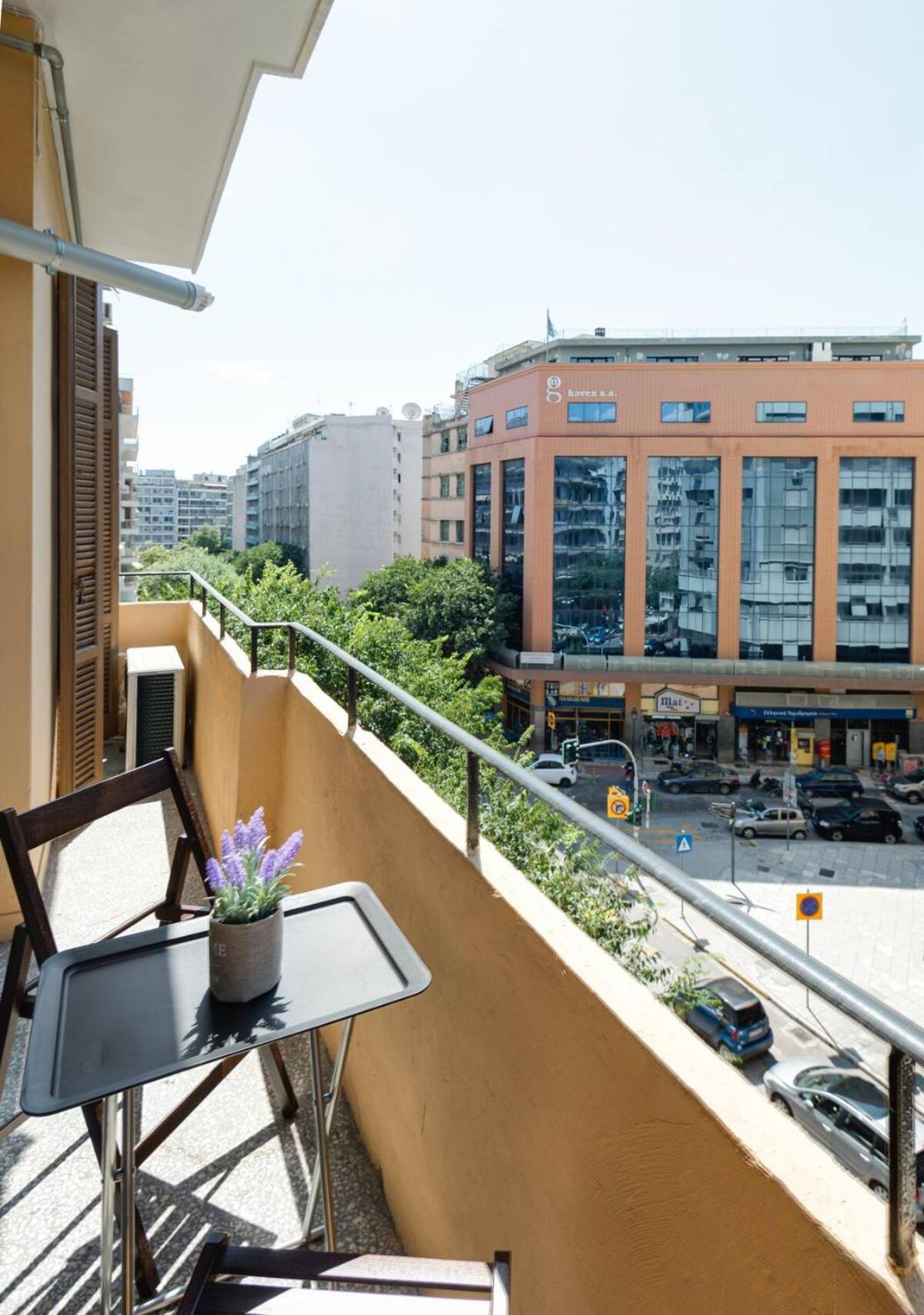 Private Pristine Balcony Home- Heart Of The Center Thessaloníki Exteriör bild