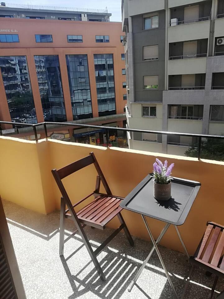 Private Pristine Balcony Home- Heart Of The Center Thessaloníki Exteriör bild